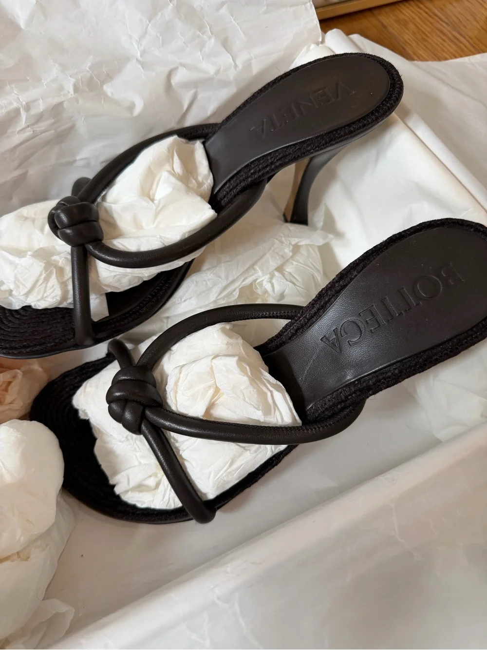 NWB Bottega Veneta Blink Jute-Trimmed Leather Brown Sandals ~ Size 37.5 / 7.5 US - Picture 3 of 13